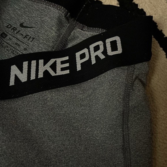 Nike Pro Leggings - Picture 3 of 7